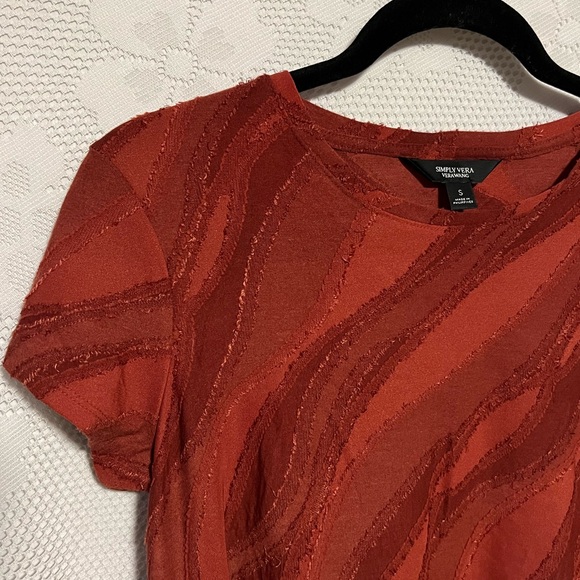 Vera Wang Textured Top - Picture 3 of 6